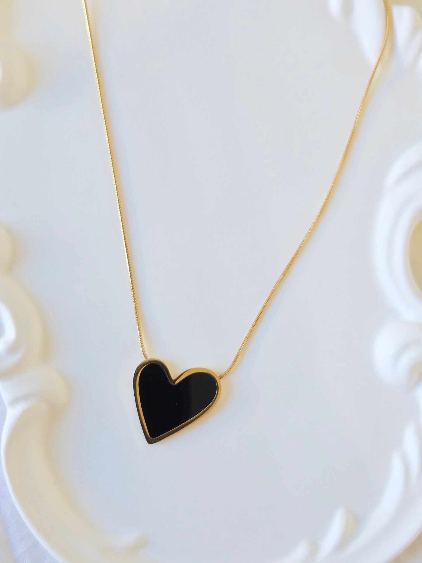 Geometric Heart Style Locket Necklace