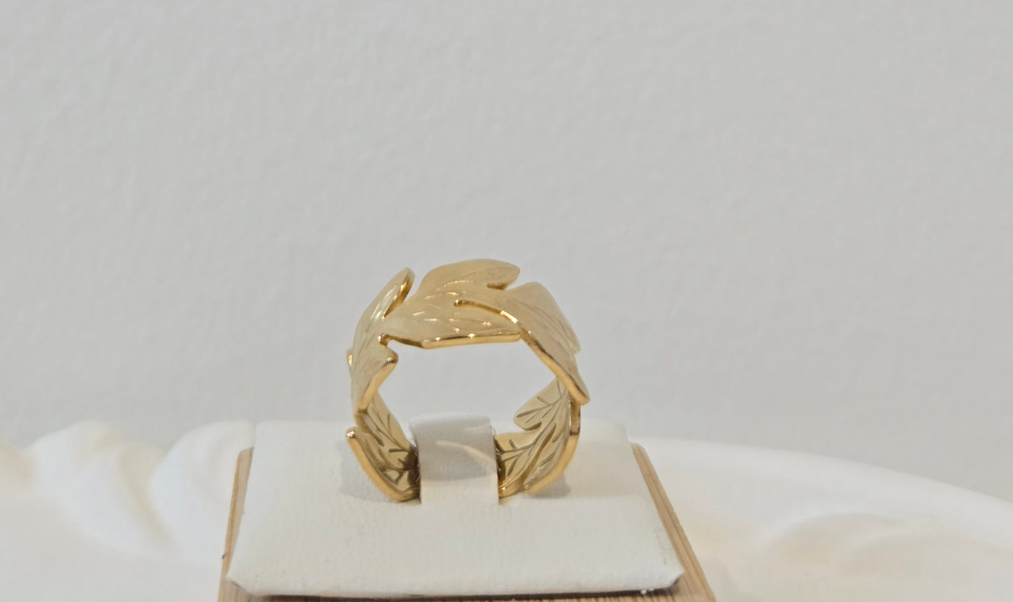 Leafy Pattern Adjustable Broad Ring