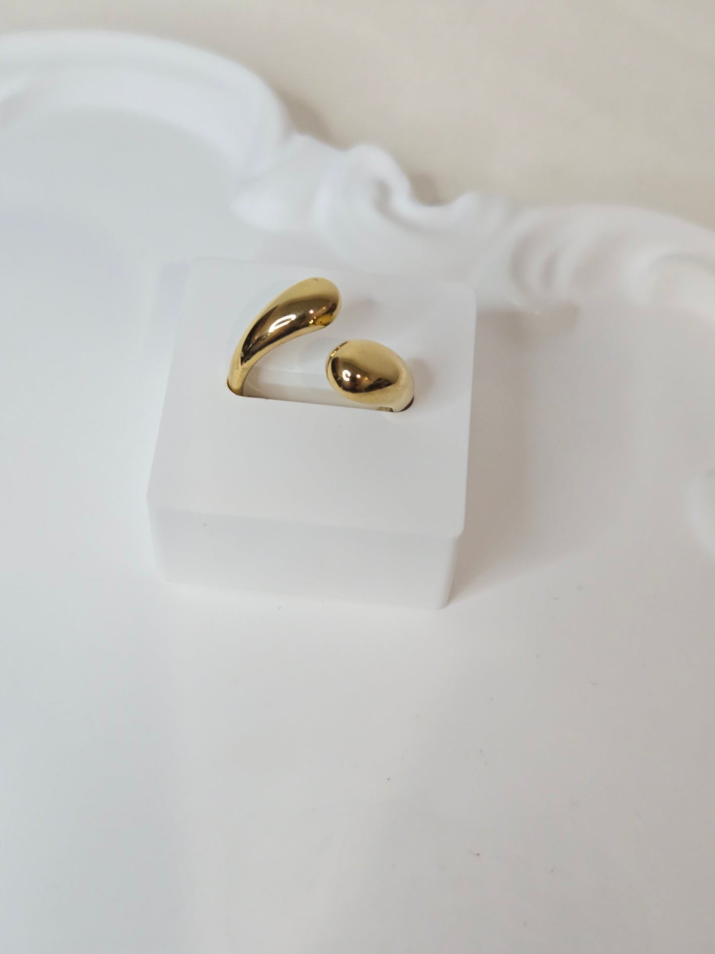 C Shape Golden Ring