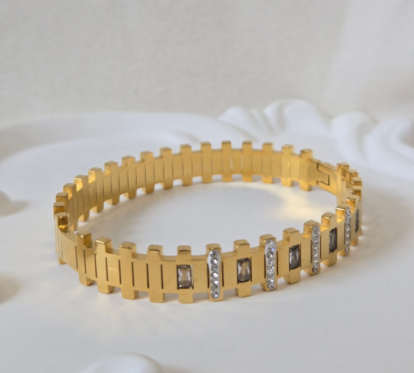 Sparkling Links Bangle Bracelet