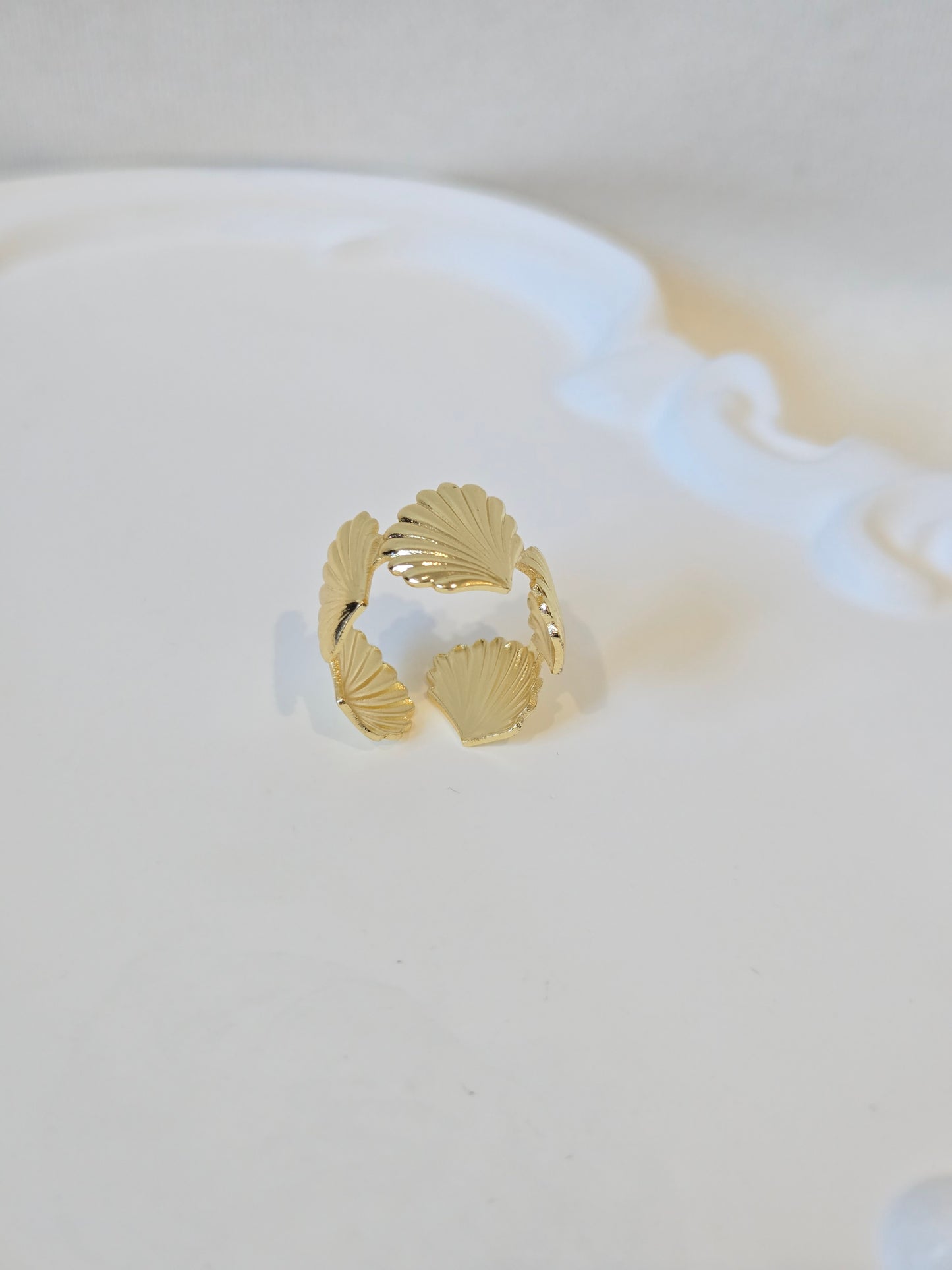 Shell Band Adjustable Ring