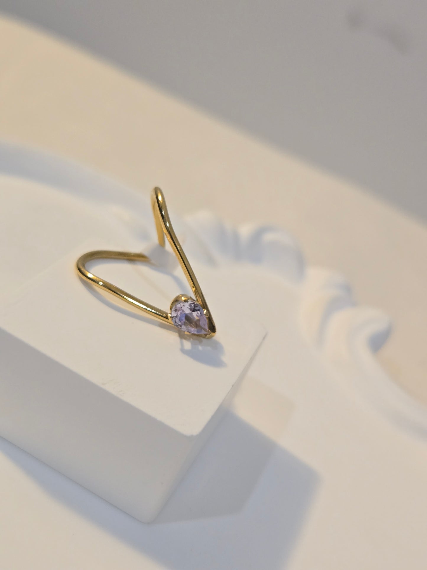 V Shape Ring