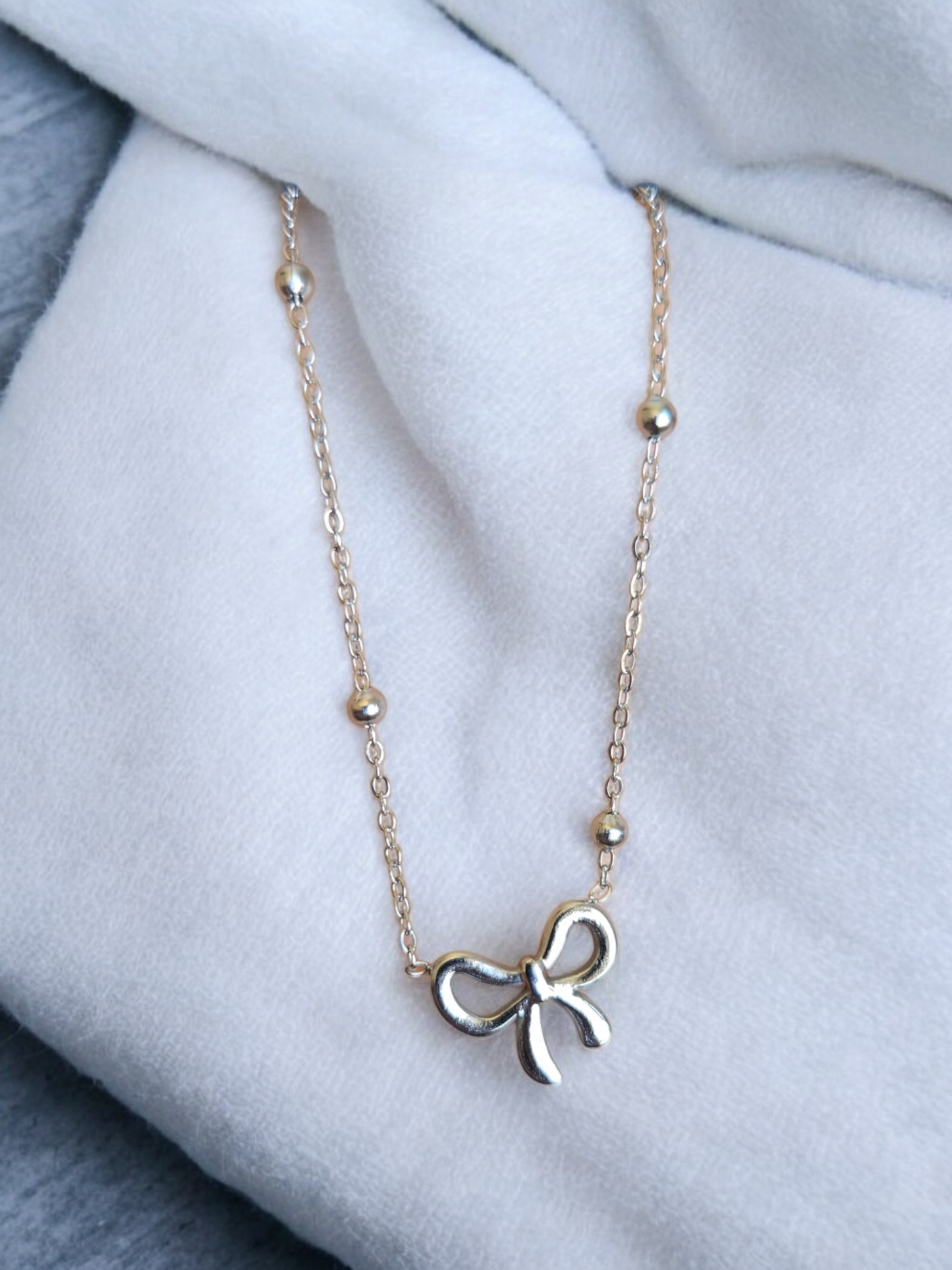 Silver Beads Pendant Bow Chain Necklace