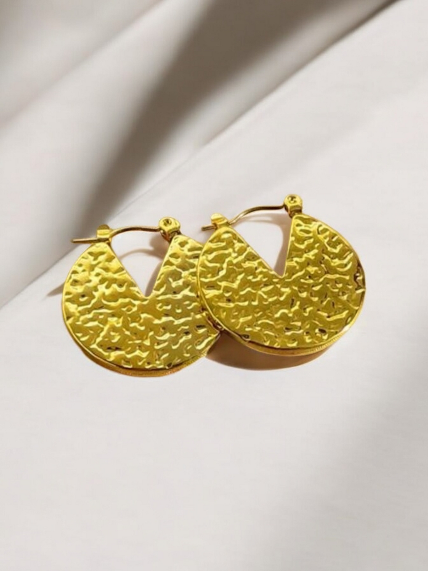 Metal-Inspired Fashionable Bold Pattern Hoop Earrings