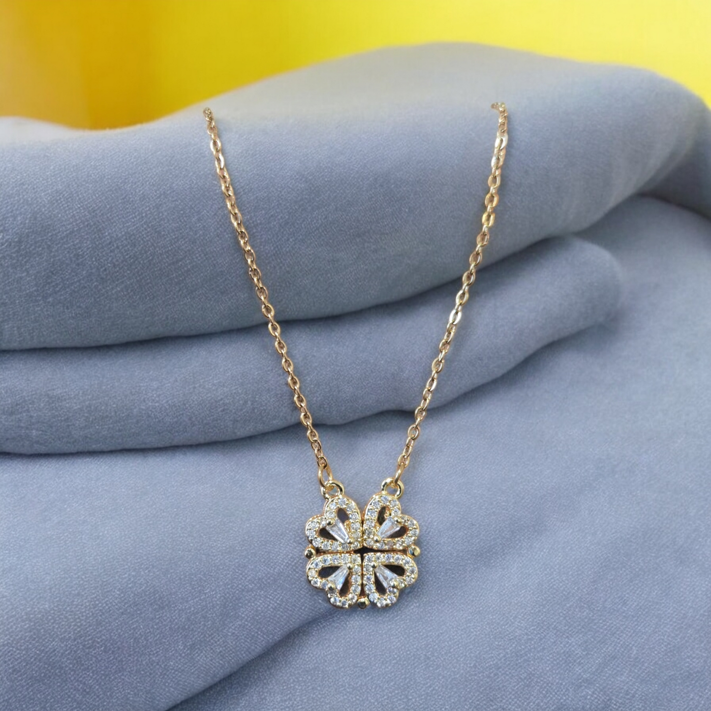 Four Leaf Clover Necklace Heart Shaped Clavicle Chain Openable