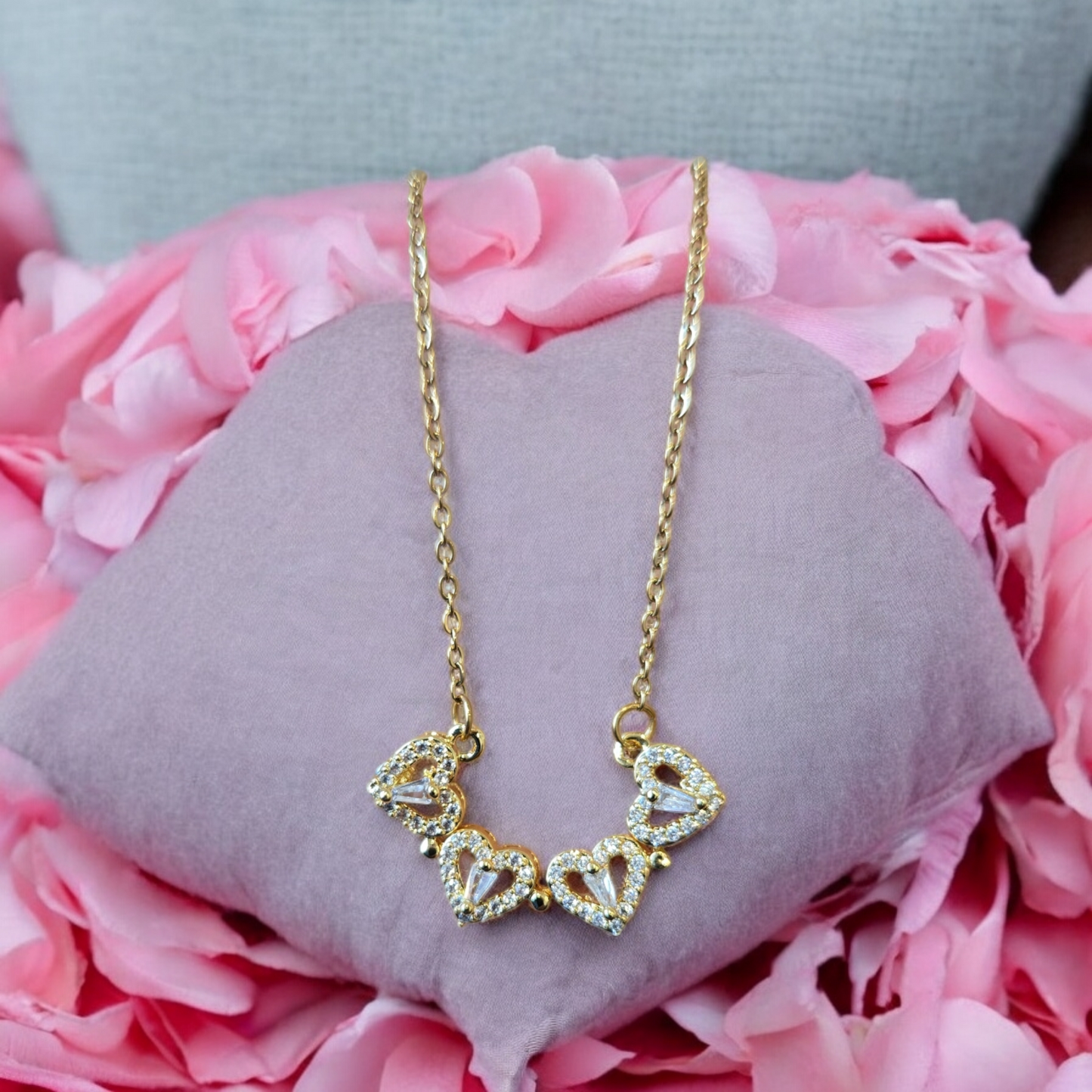 Four Leaf Clover Necklace Heart Shaped Clavicle Chain Openable