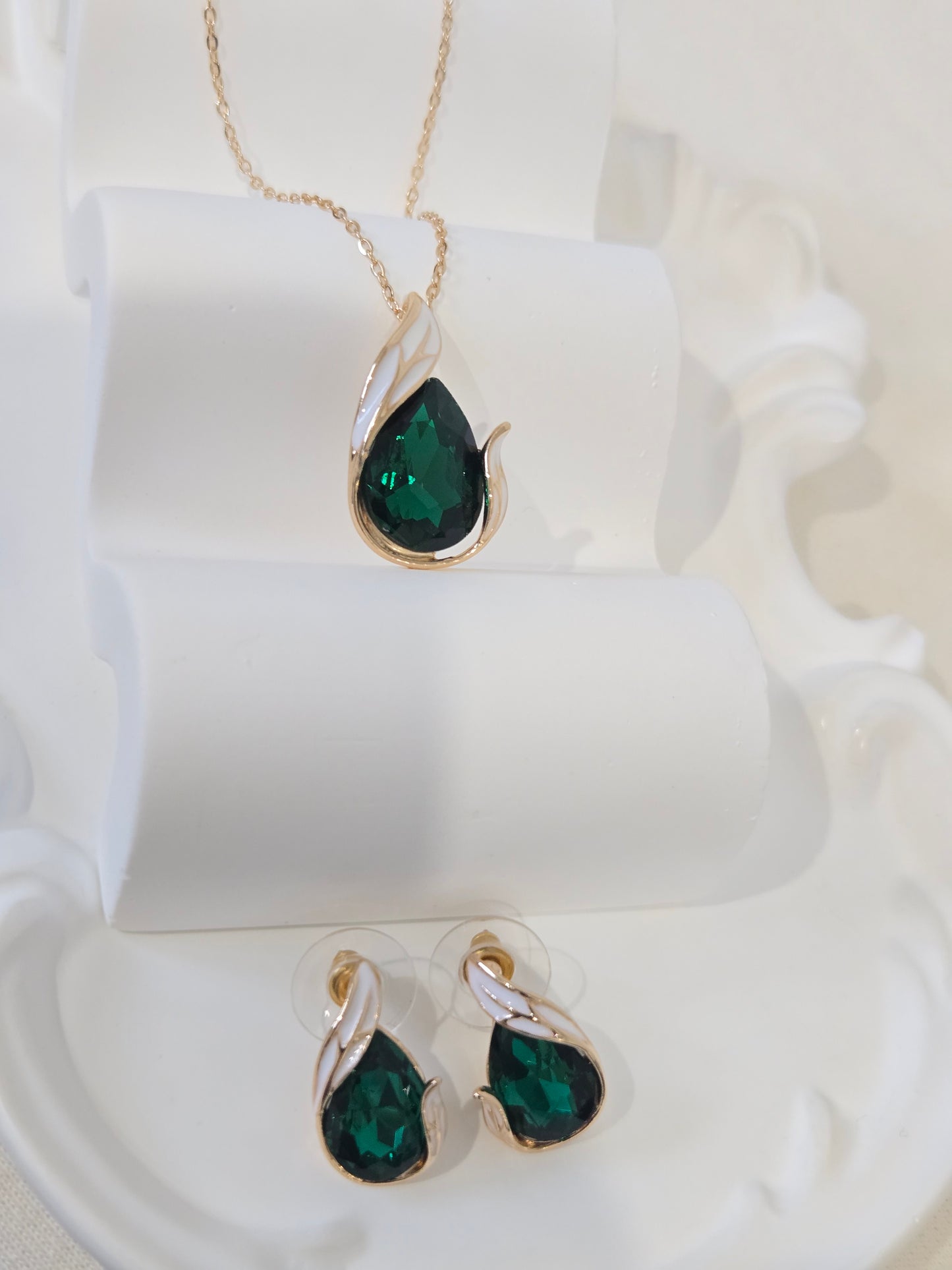 Emerald Green Locket Earrings Pendant Set