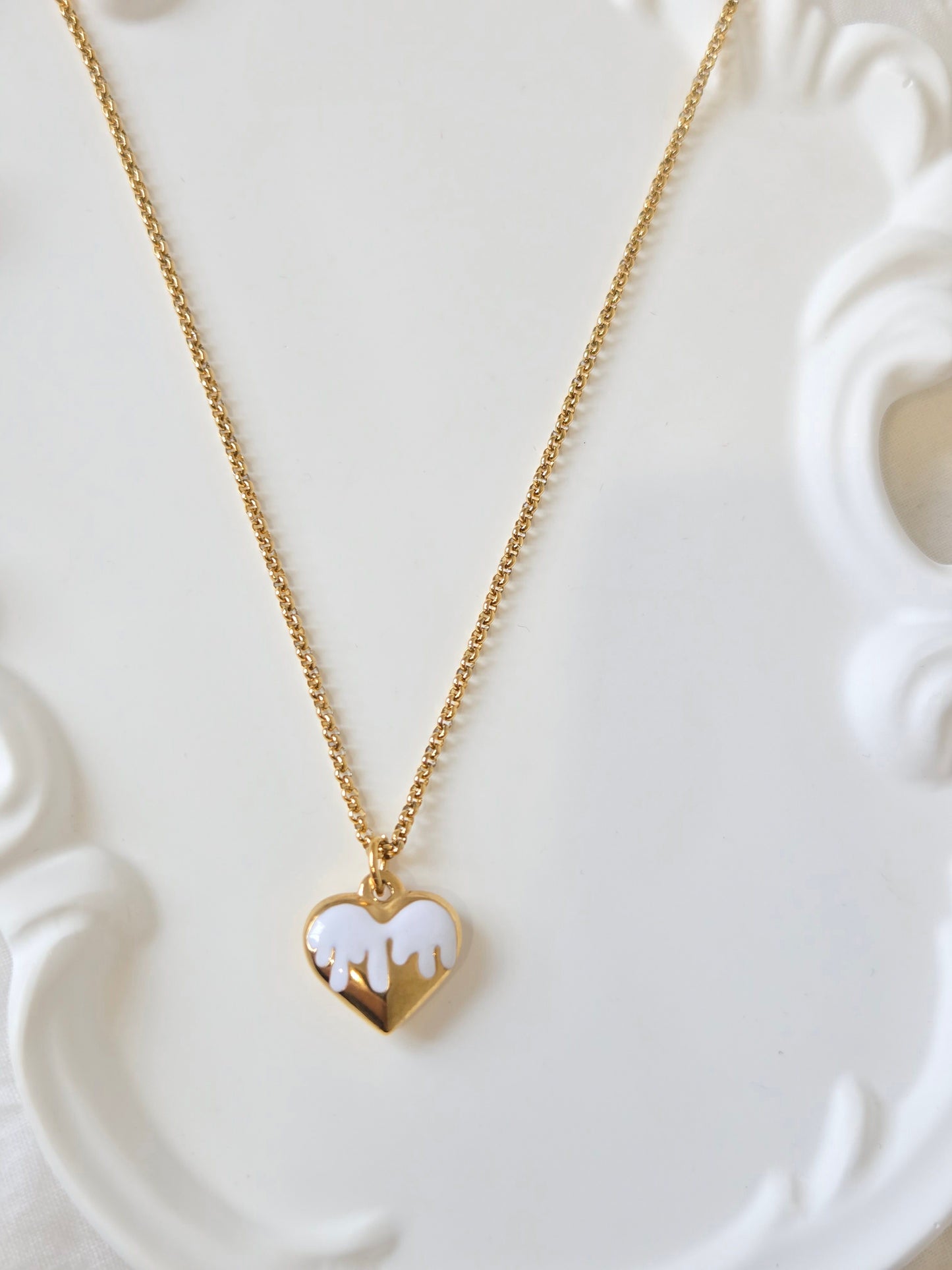 White Gold Heart Chain Necklace