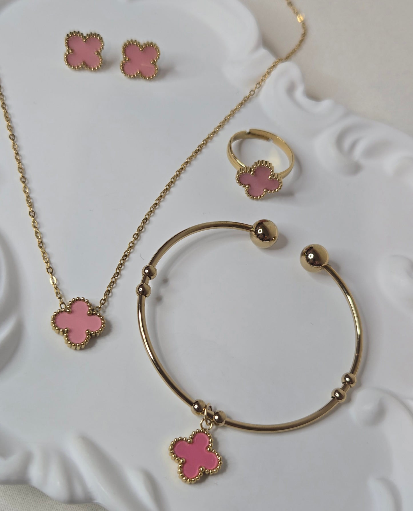 Clover Necklace Pendant set