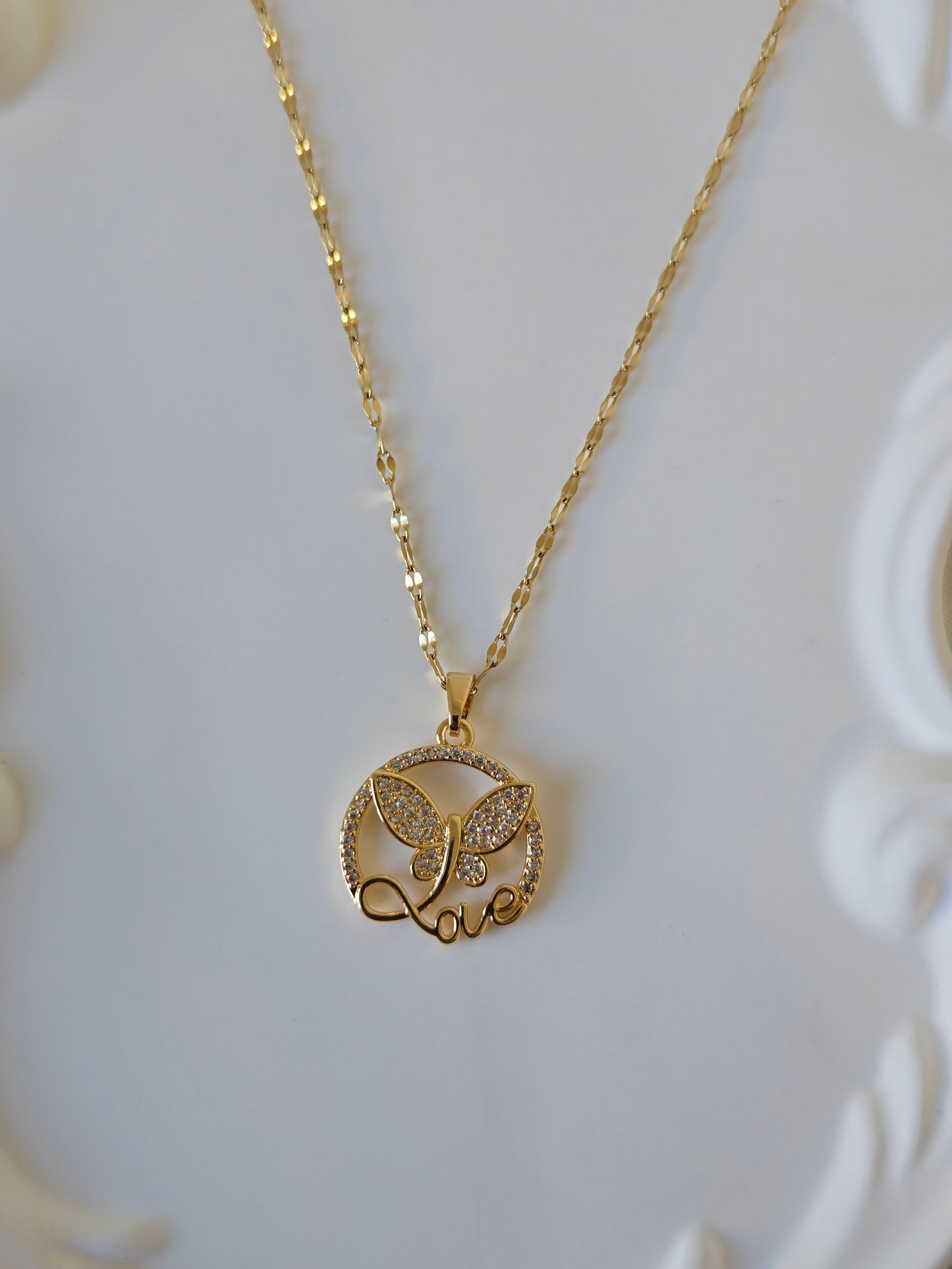 LeafLove Charming Pendant Necklace