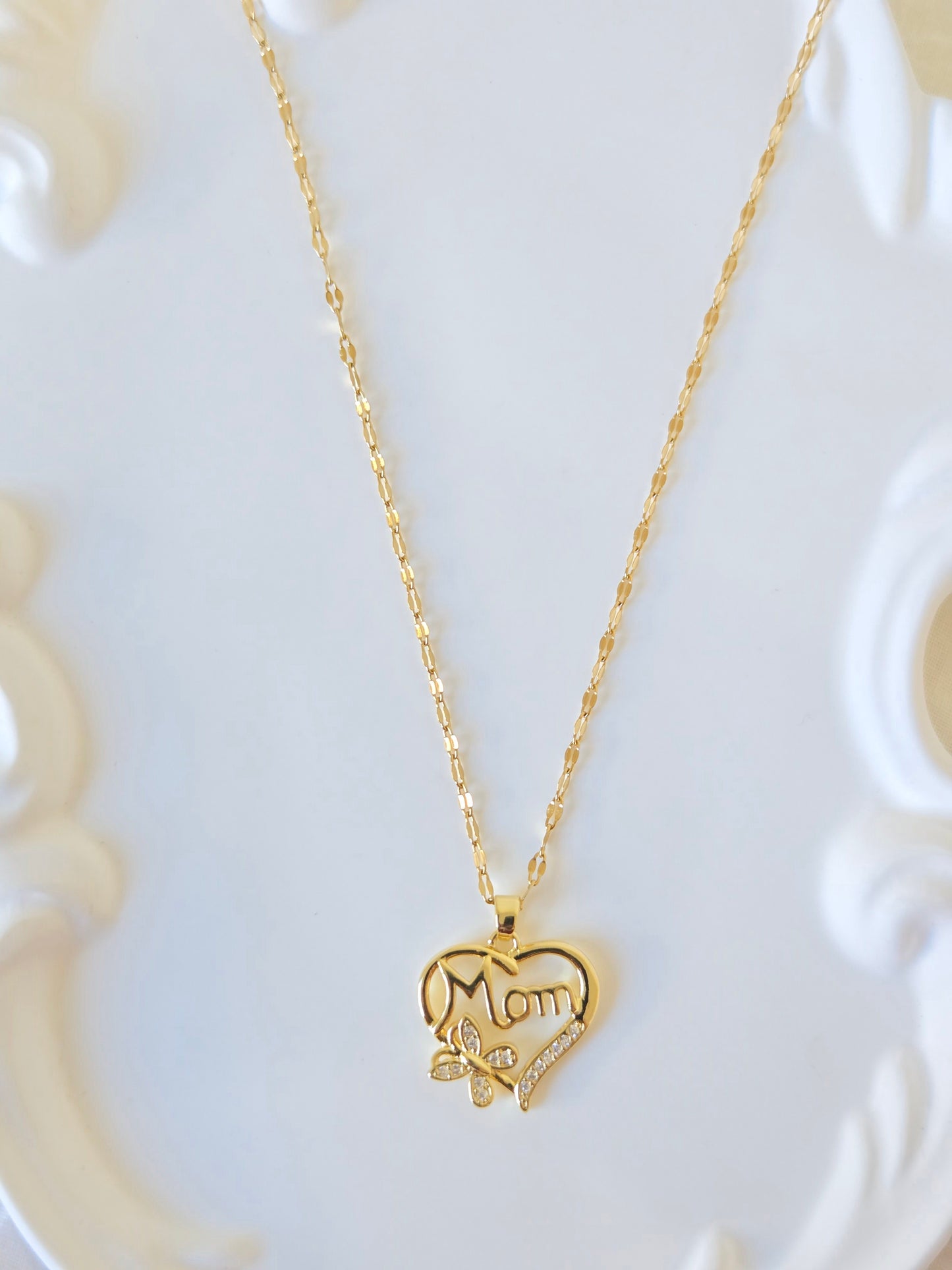 MOM Pendant Necklace