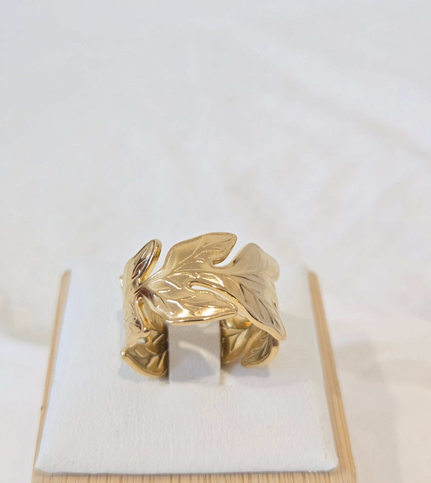 Leafy Pattern Adjustable Broad Ring