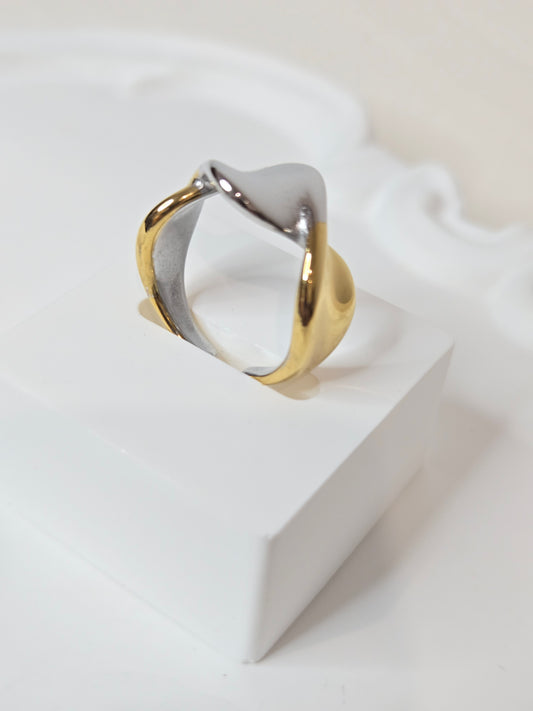 Multi-shade Twisting AdjustableRing