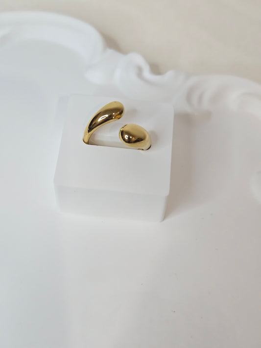 C Shape Golden Ring