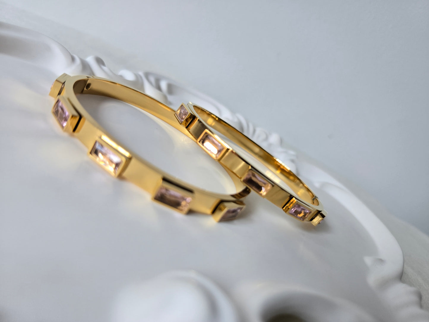 Stone Gold Openable Bangle Bracelet