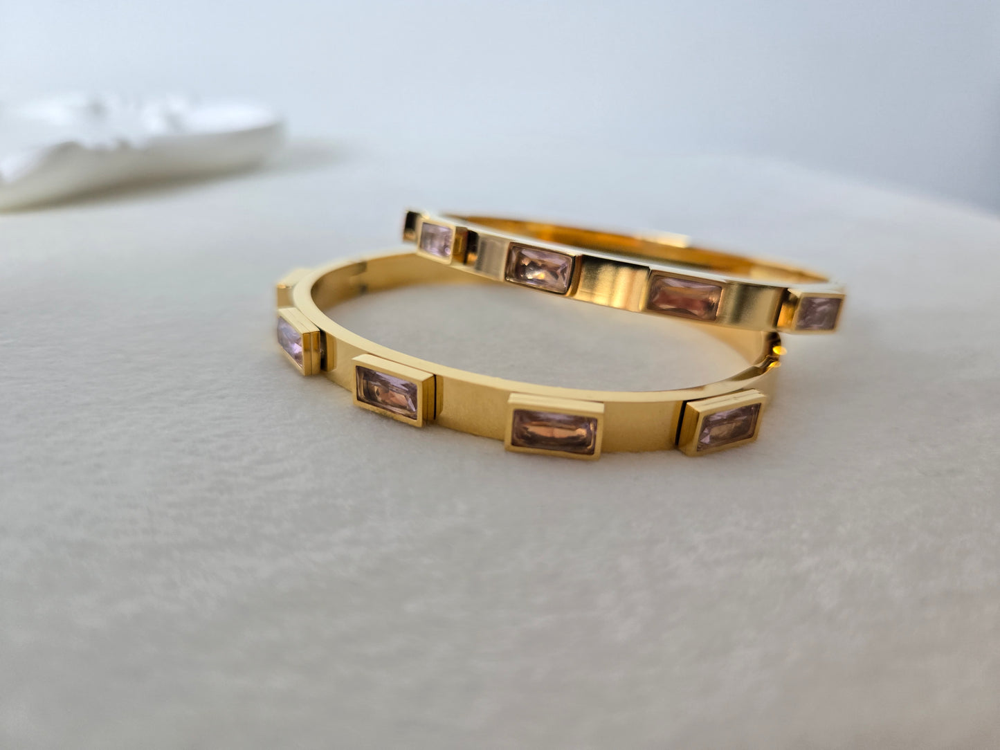 Stone Gold Openable Bangle Bracelet