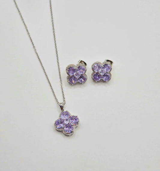 Sparkling Four-leaf Clover Pendant Set