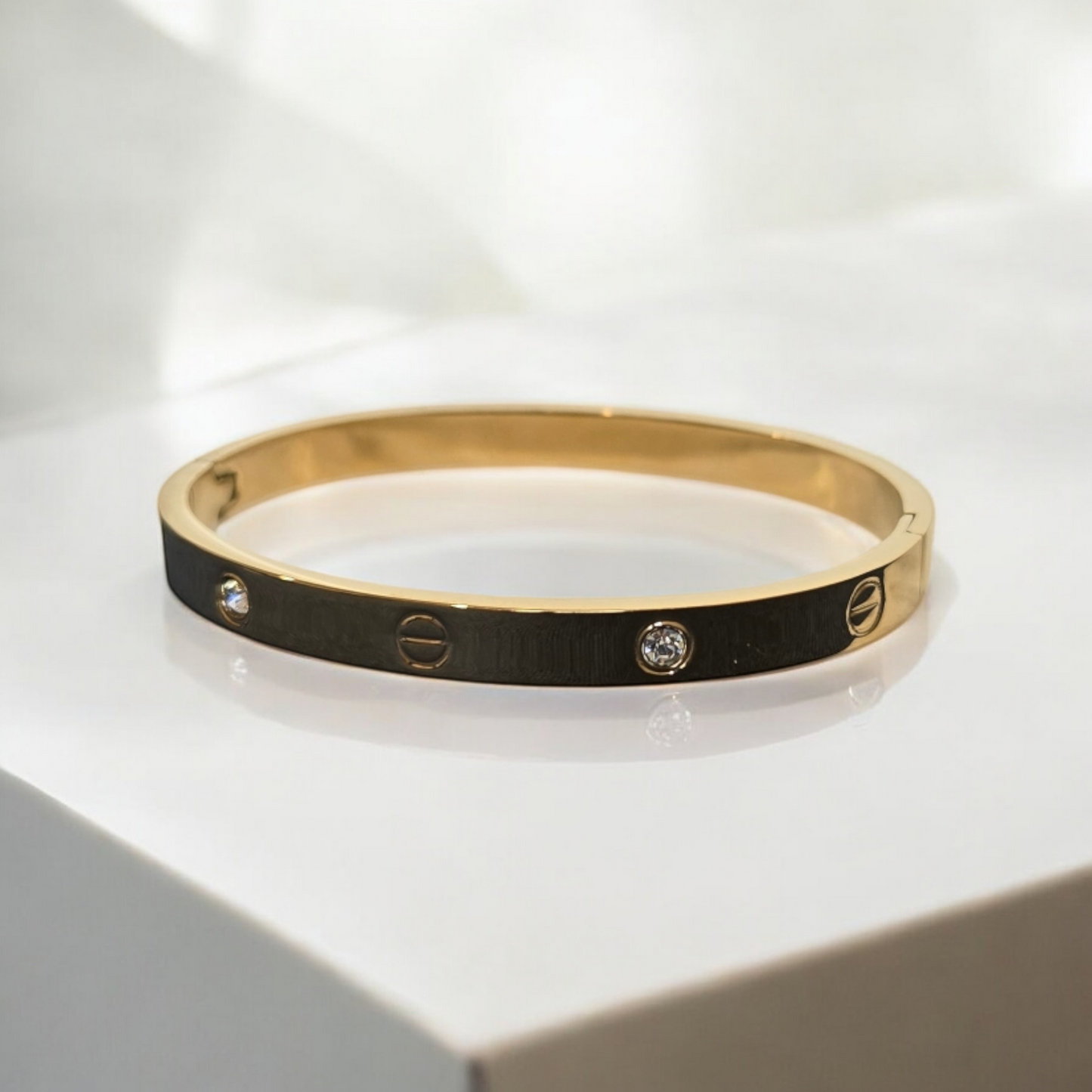 Love Oval Openable Bangle