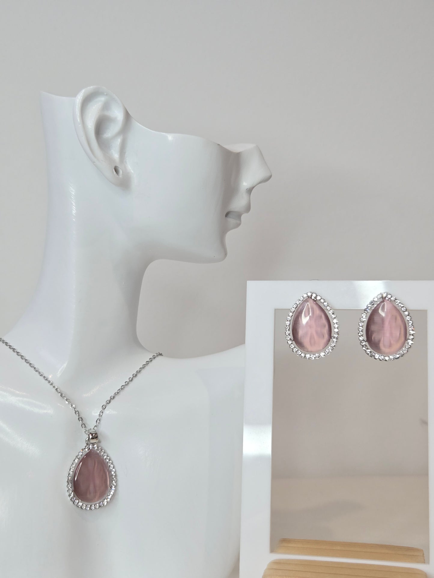 Monalisa Stone Locket and Earrings Necklace Pendant set
