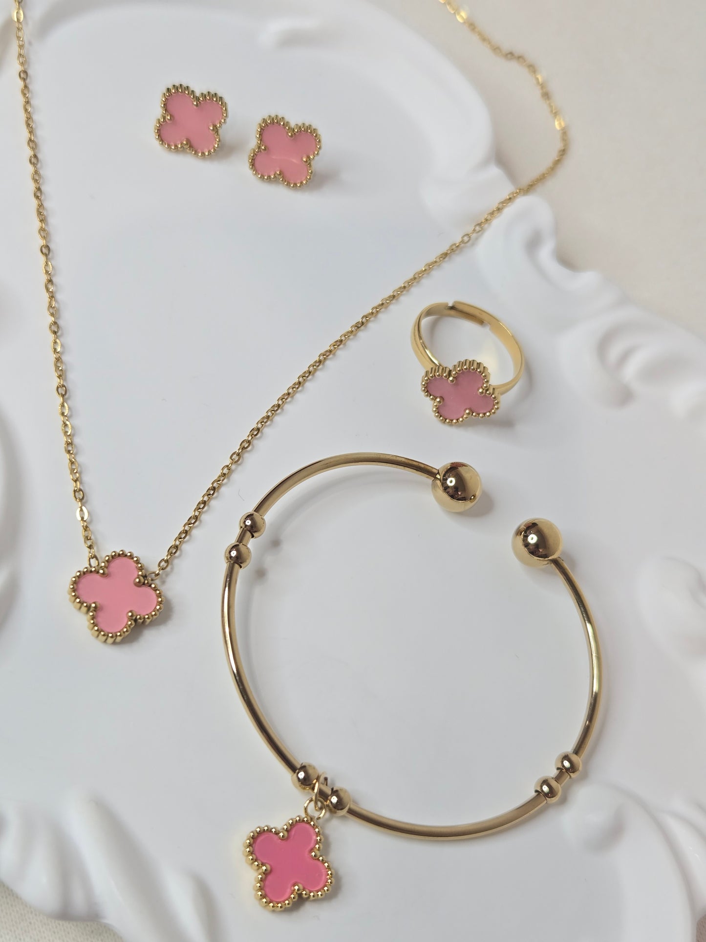 Clover Necklace Pendant set