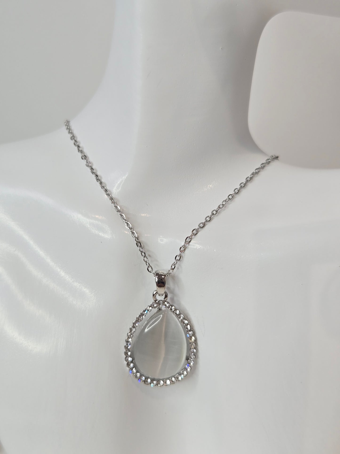 Monalisa Stone Locket and Earrings Necklace Pendant set