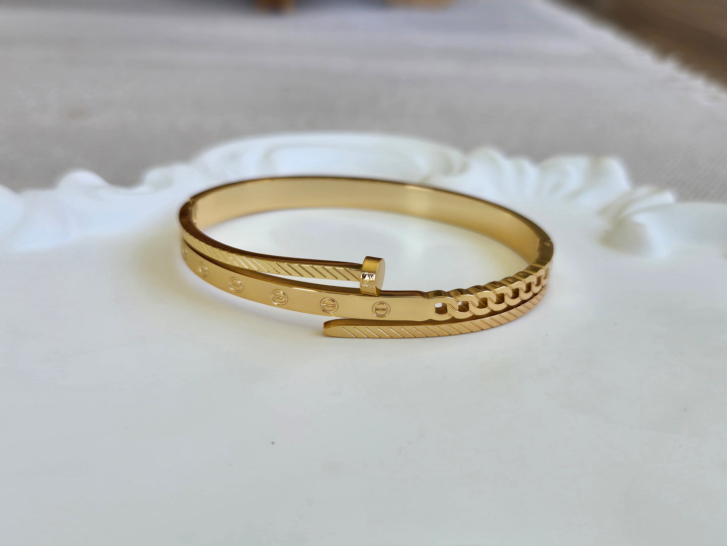 Bracelet